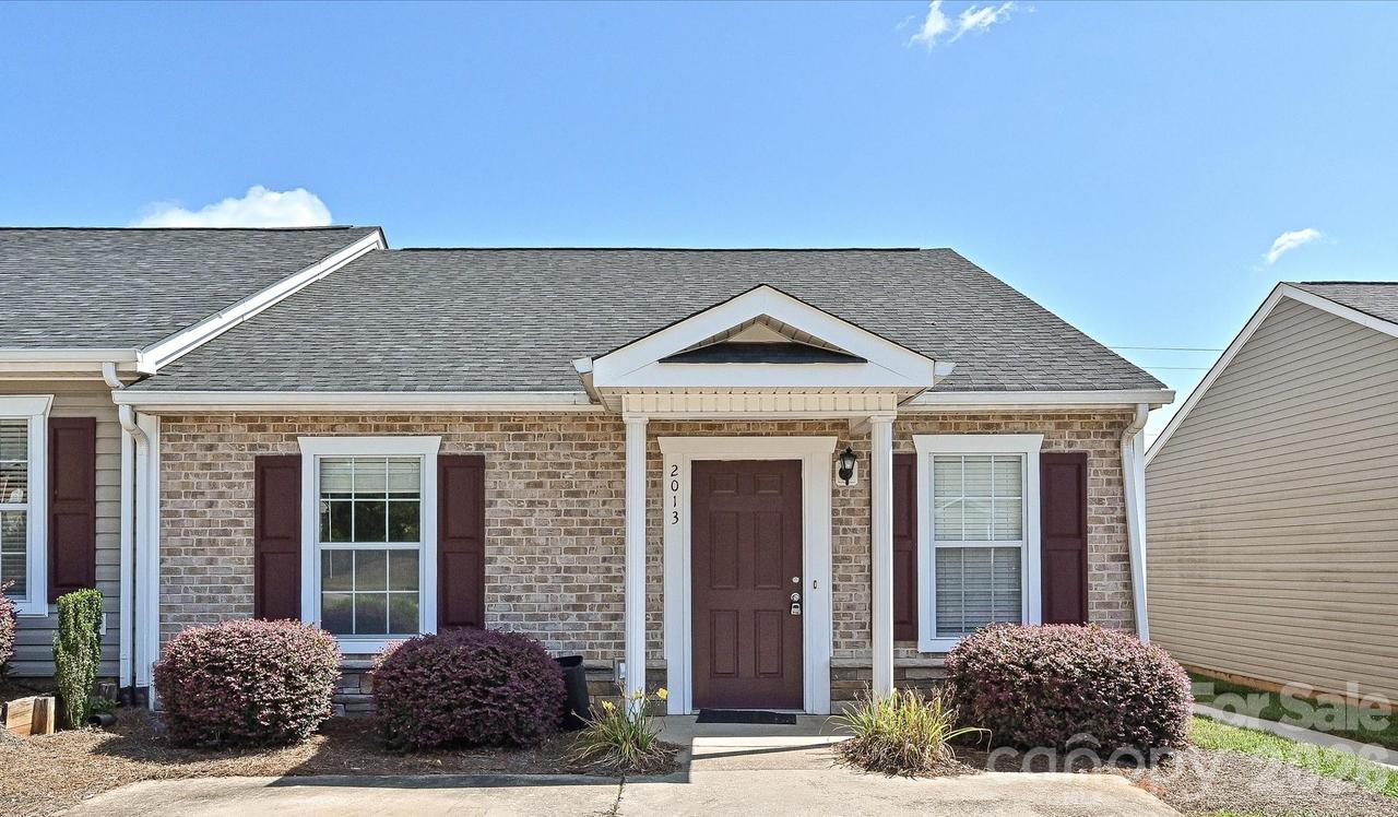 2013 Pin Oak Pl., Cramerton, NC 28032