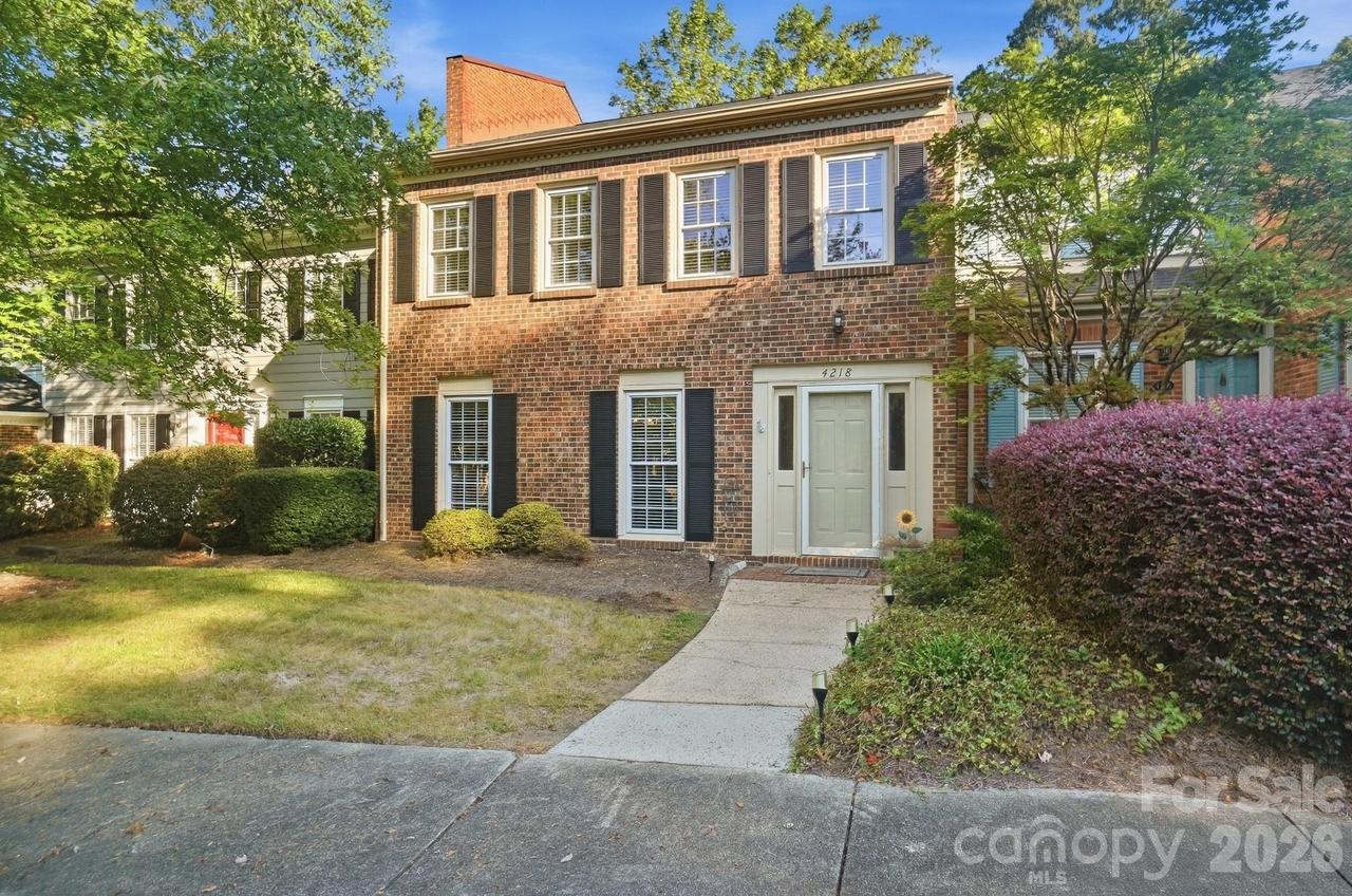4218 Woodglen Ln., Charlotte, NC 28226