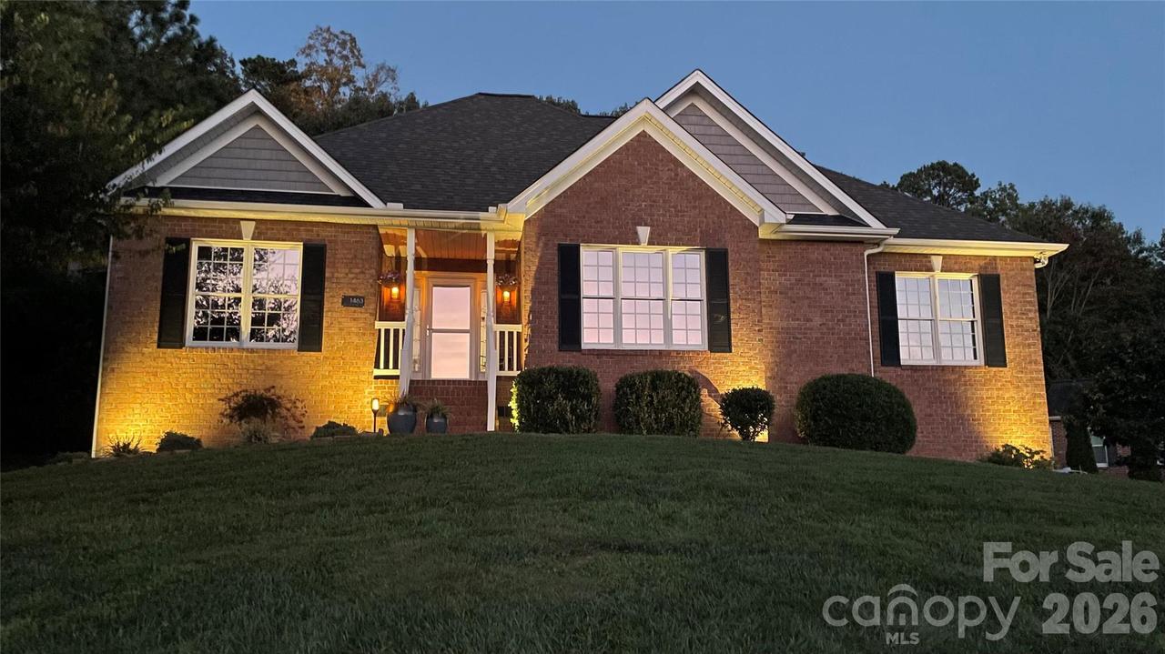 1463 Brookstone Dr., Hickory, NC 28602
