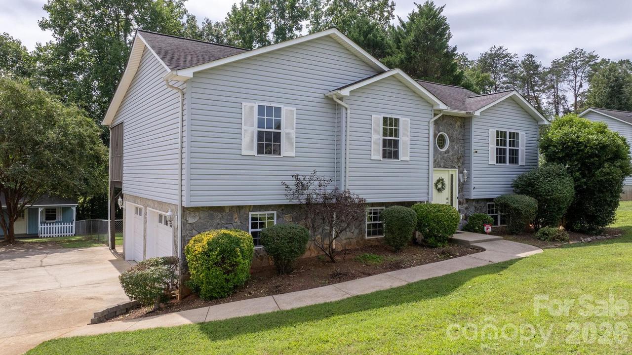 2103 Samanthas Wells Ln., Newton, NC 28658
