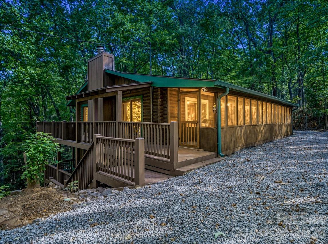 368 Starling Rd., Lake Lure, NC 28746