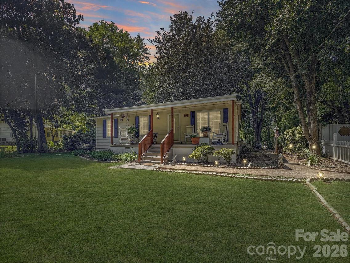 25 Stowe St., Lowell, NC 28098