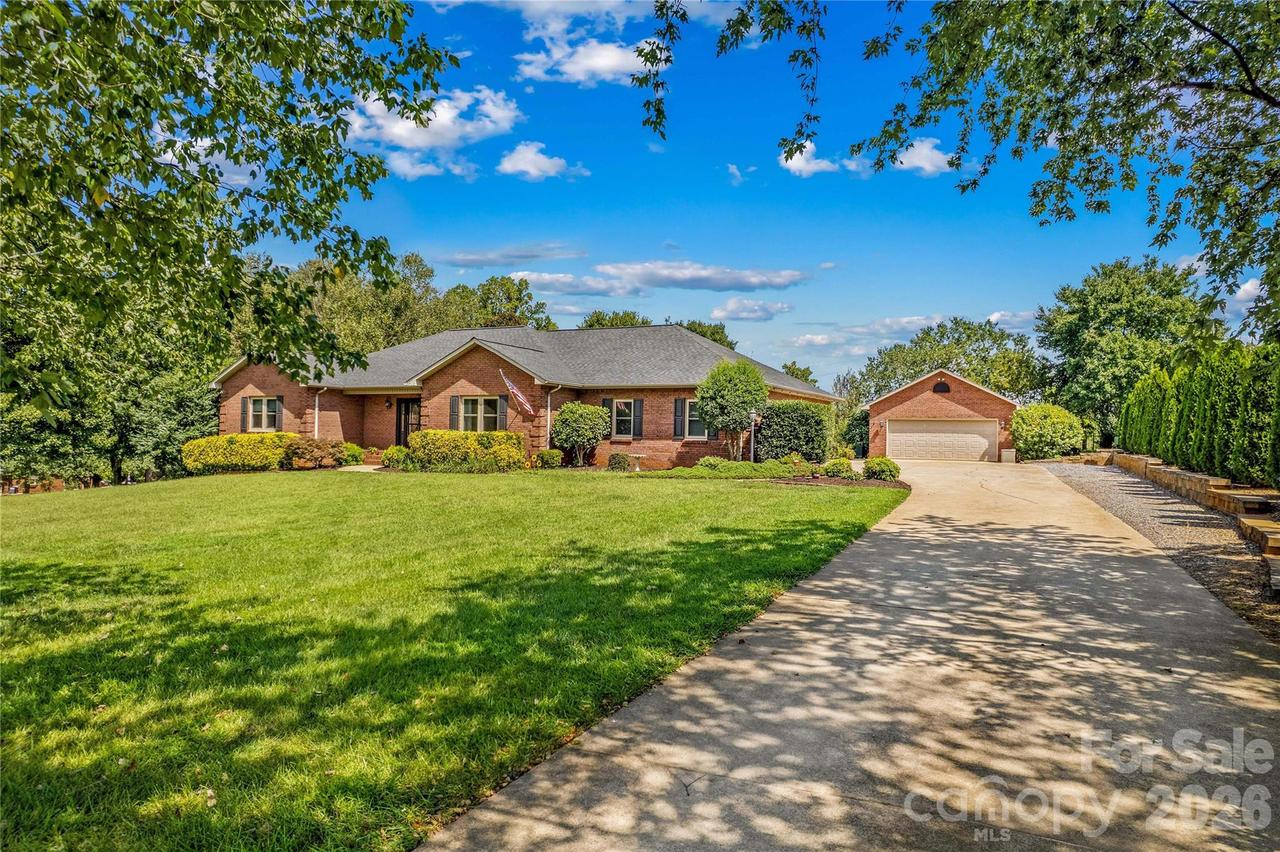 110 Dobbs Dr., Statesville, NC 28625