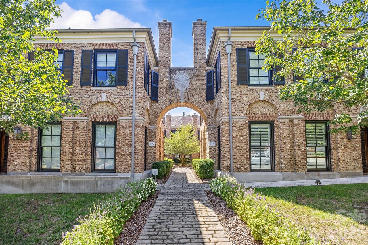 122 Cottage Pl., Charlotte, NC 28207