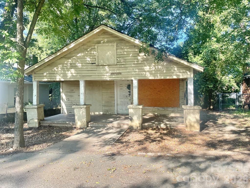 709 Douglas St., Shelby, NC 28150