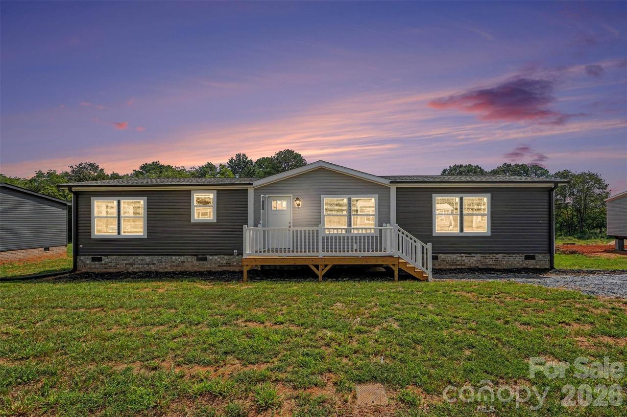 807 Eagleview Ln., Lawndale, NC 28090