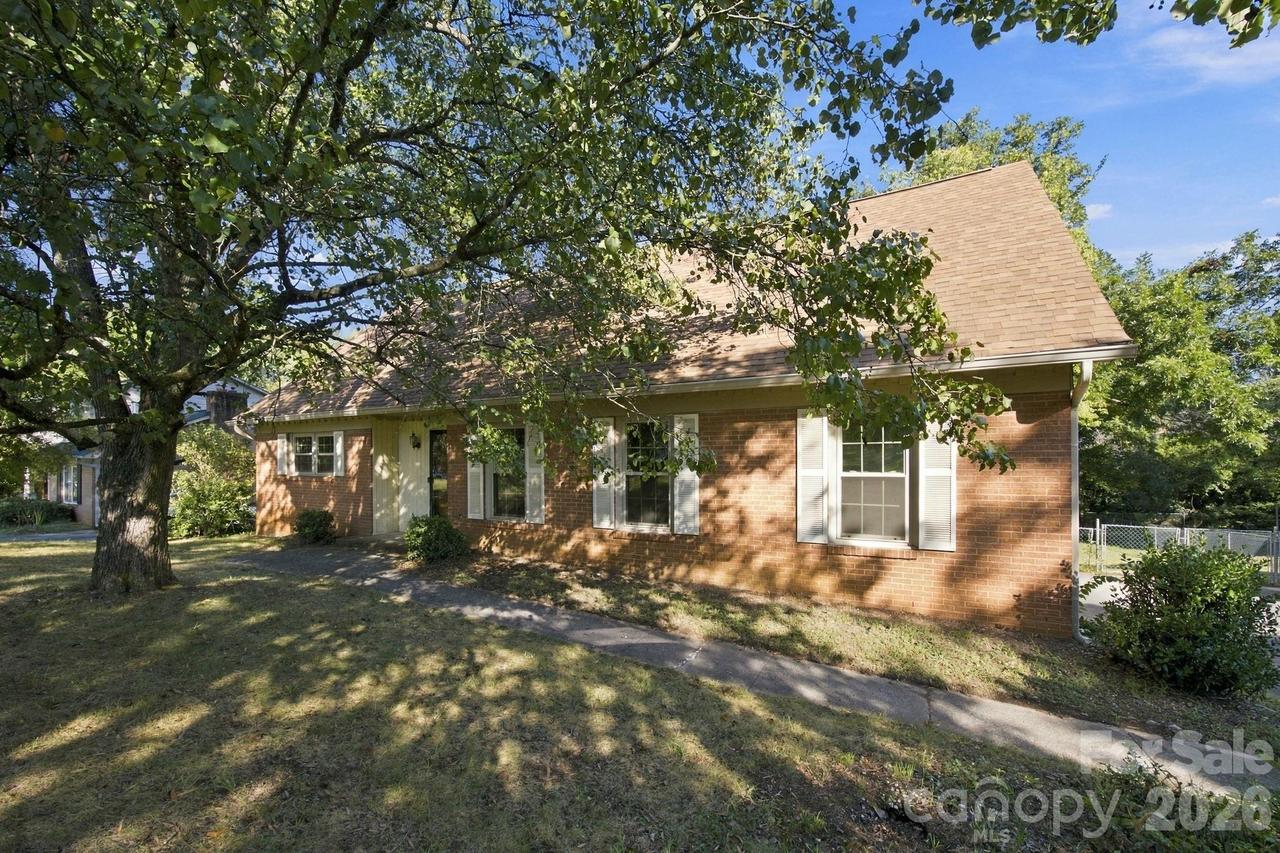 7416 Folger Dr., Charlotte, NC 28226