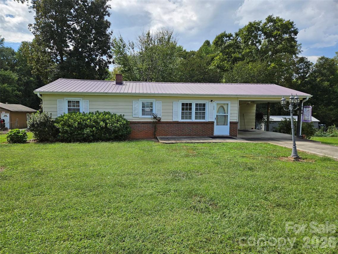 2648 Rose Pl., Lenoir, NC 28645