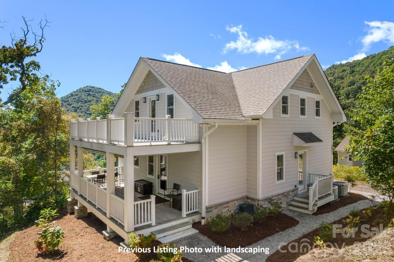 11 Lila Ln., Clyde, NC 28721