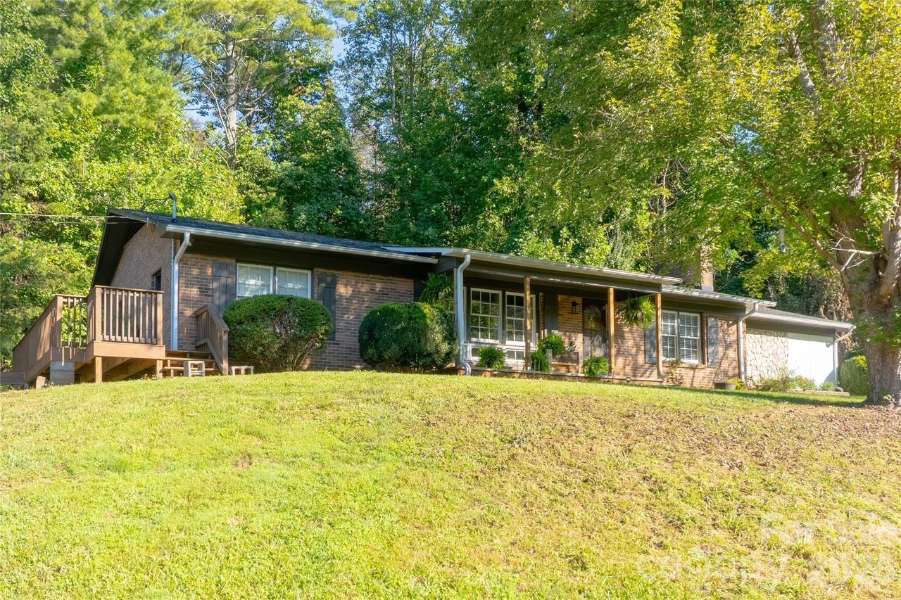 2408 Setzers Creek Rd., Lenoir, NC 28645