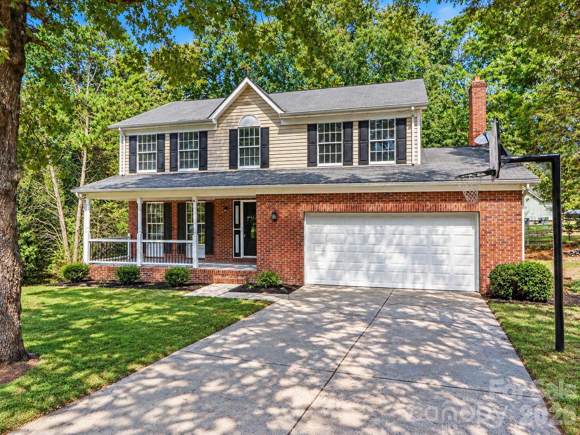 10740 Roxbury Ct., Charlotte, NC 28214