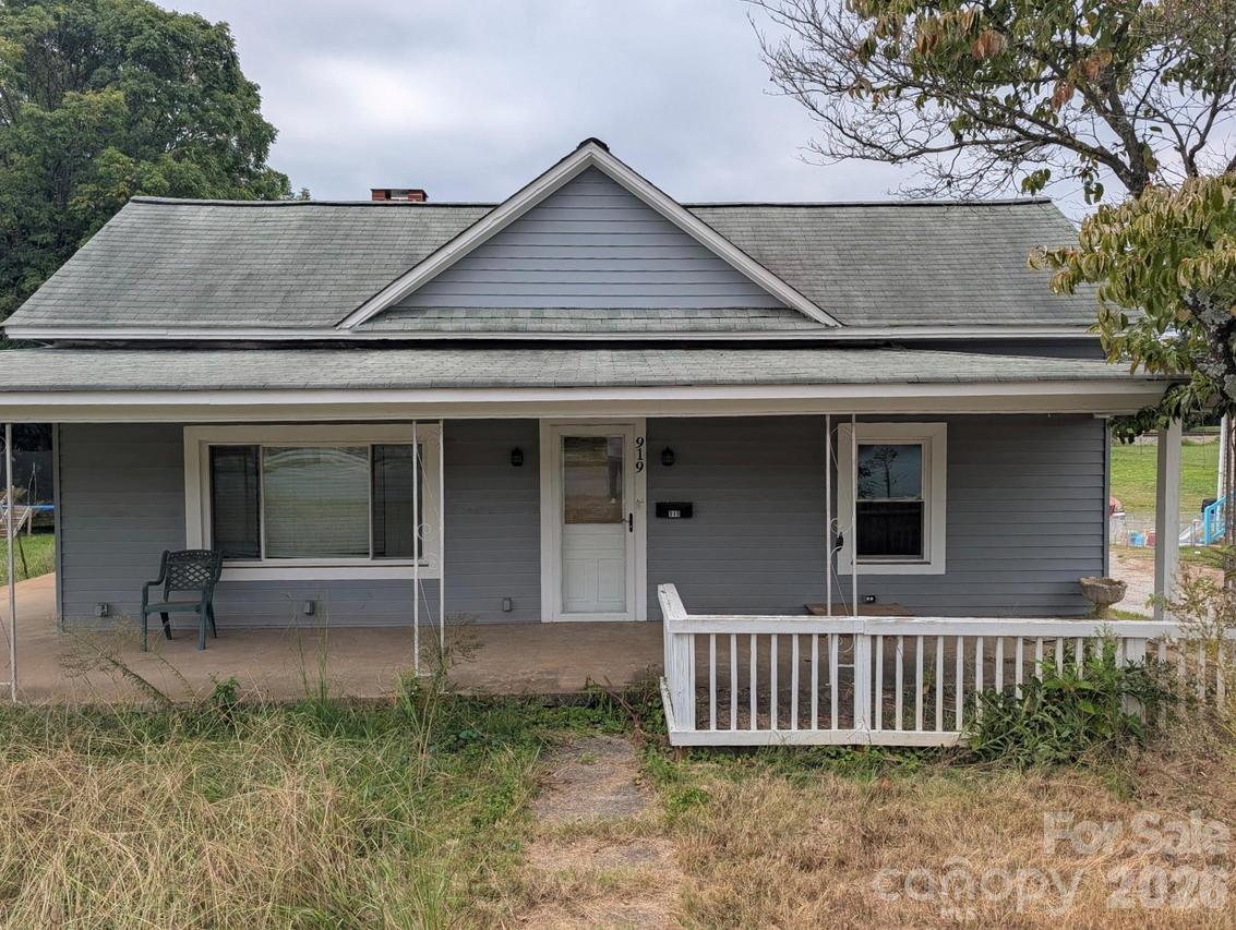 919 W 1st St., Lowell, NC 28098
