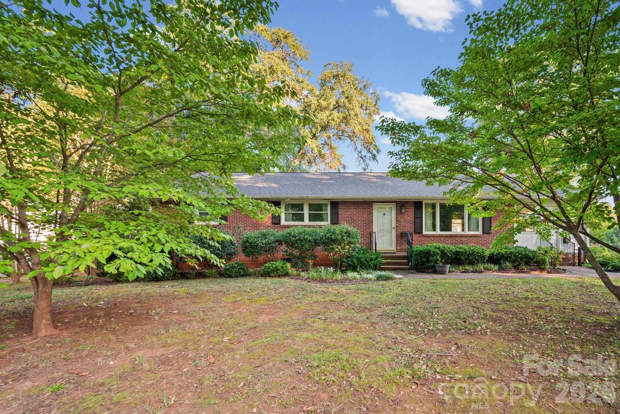 2019 Carol Dr., Gastonia, NC 28054