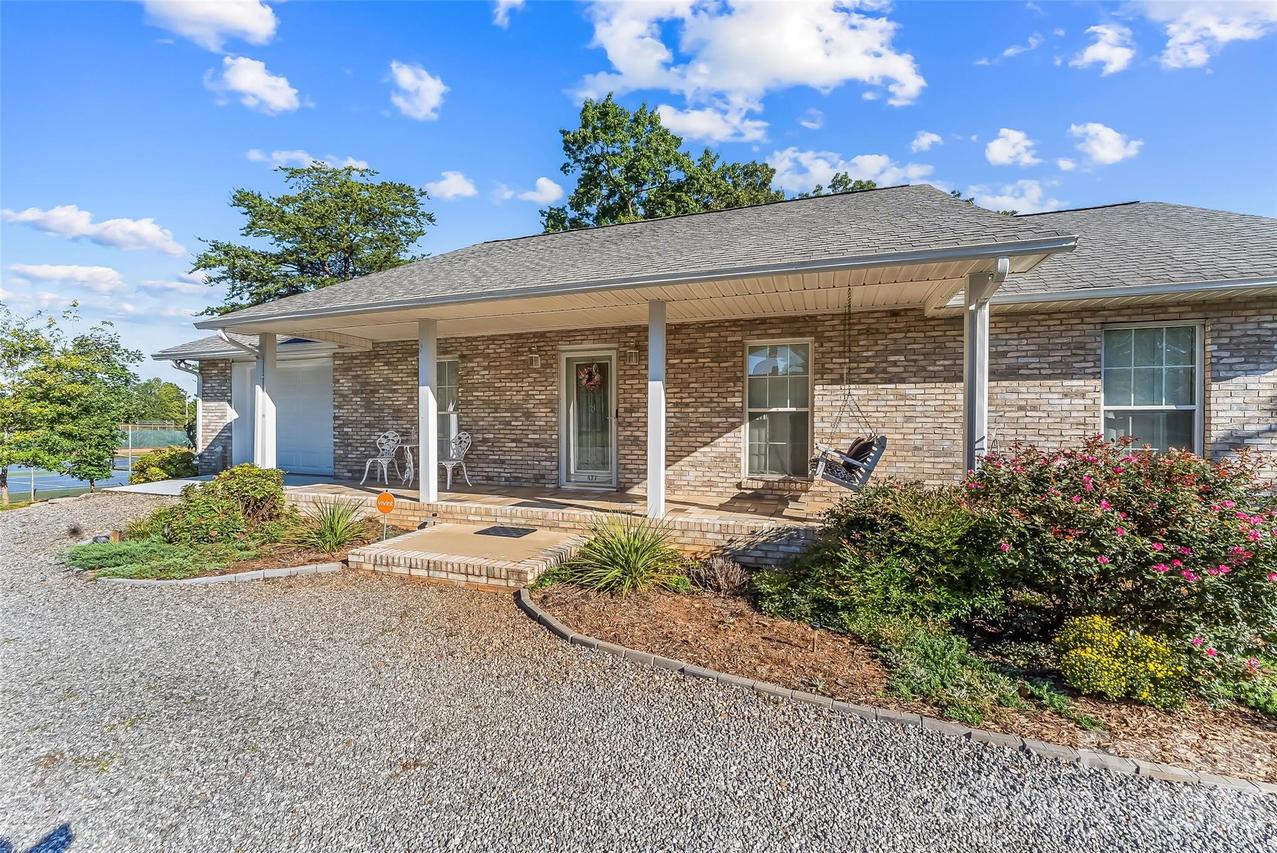 477 14th Avenue Dr., Hickory, NC 28601