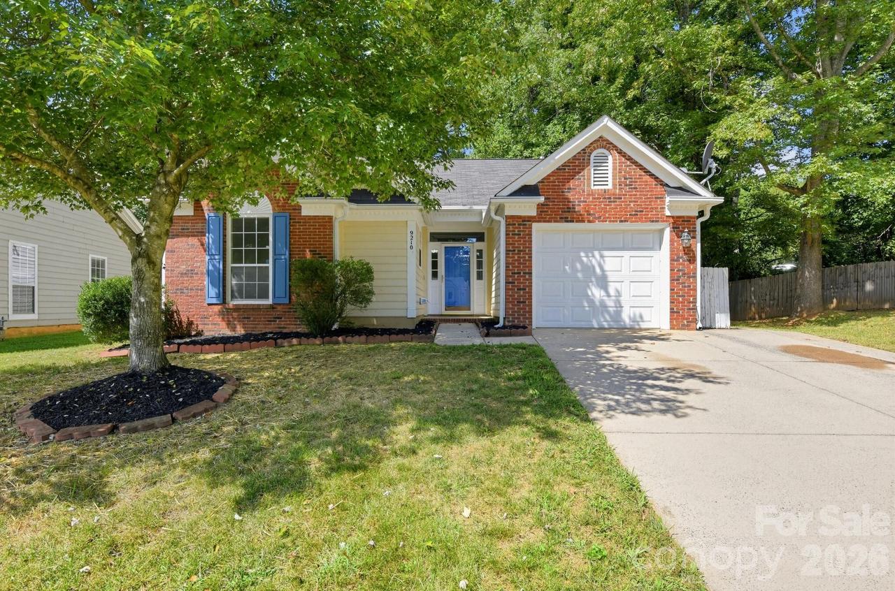 9210 Rotherham Ln., Charlotte, NC 28216
