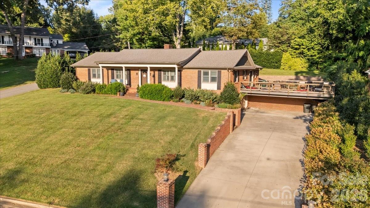 102 Hillside Ln., Morganton, NC 28655
