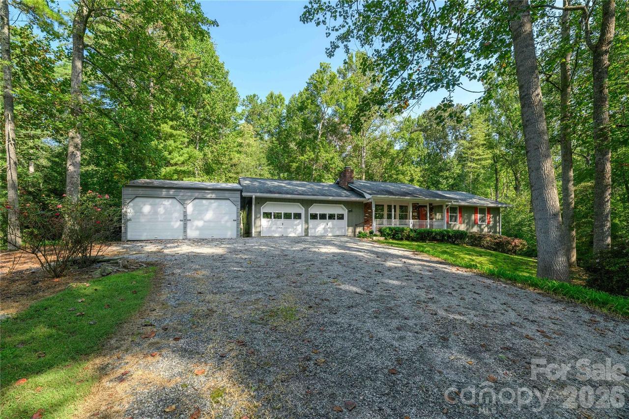 106 Turner Ln., Hendersonville, NC 28791