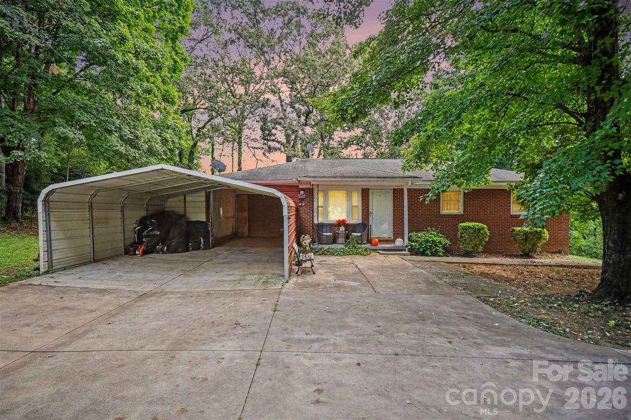 1308 E Stagecoach Tr., Lawndale, NC 28090