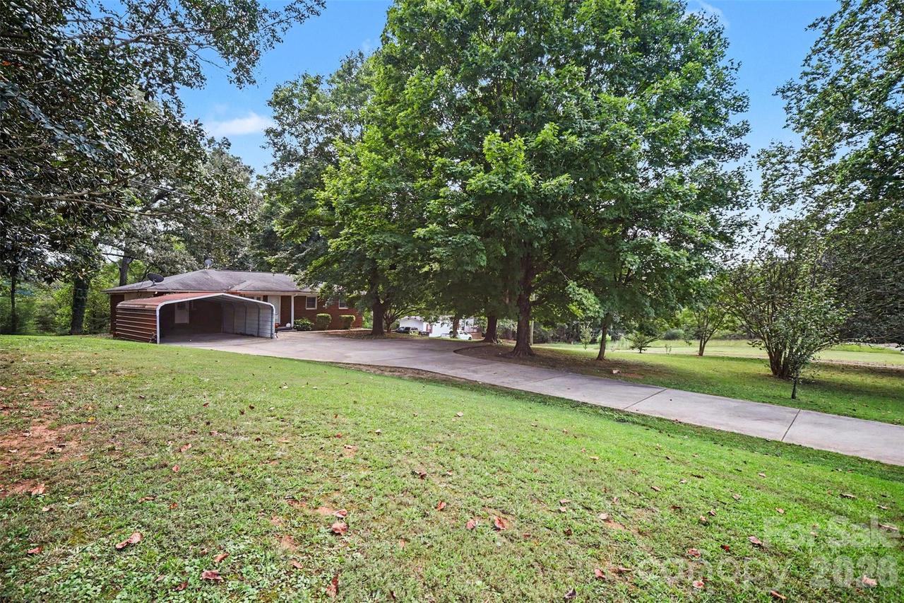 1308 E Stagecoach Tr., Lawndale, NC 28090