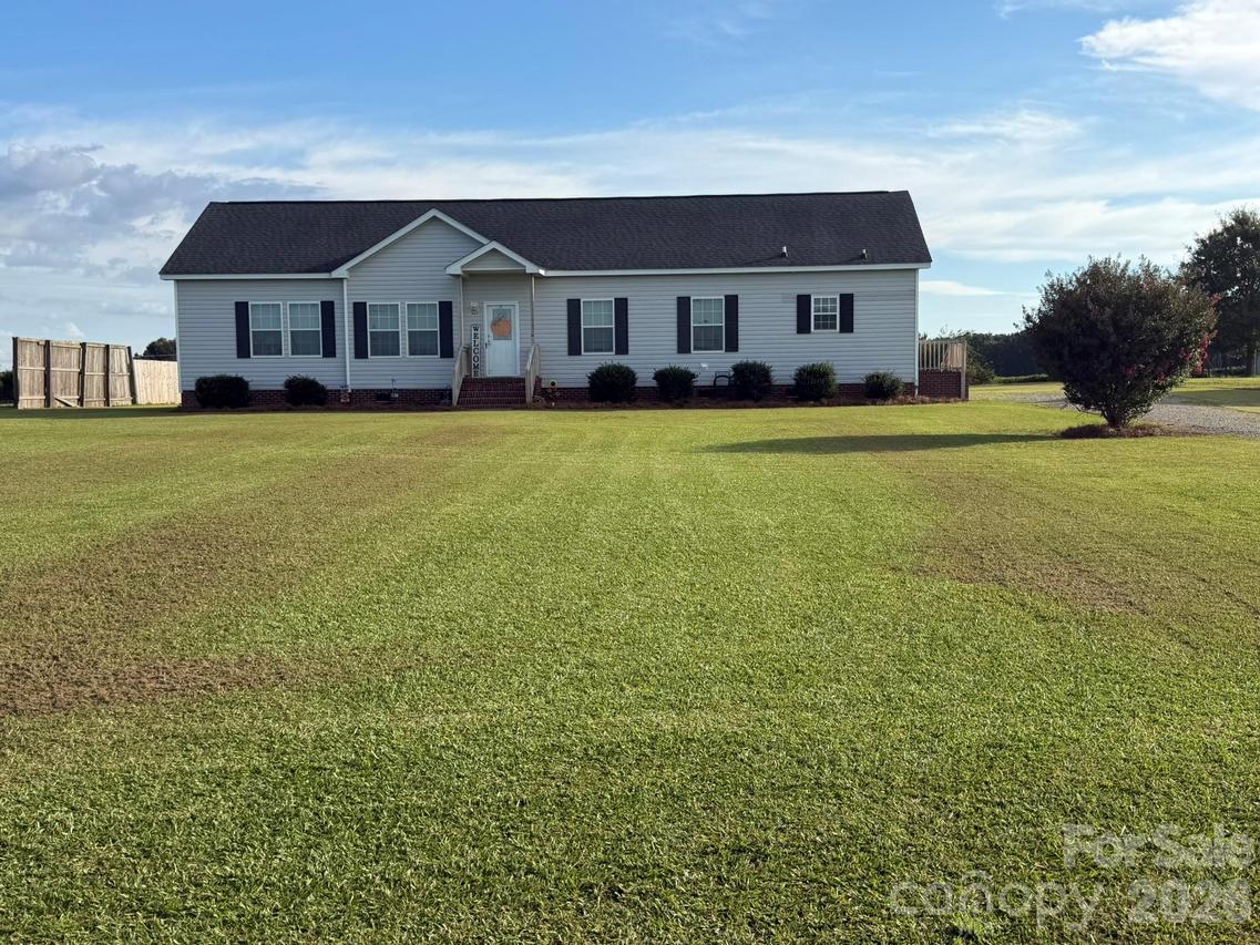 453 Ralph Dail Rd., Mount Olive, NC 28365