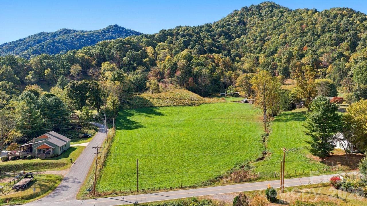 000 Beaverdam Rd., Canton, NC 28716