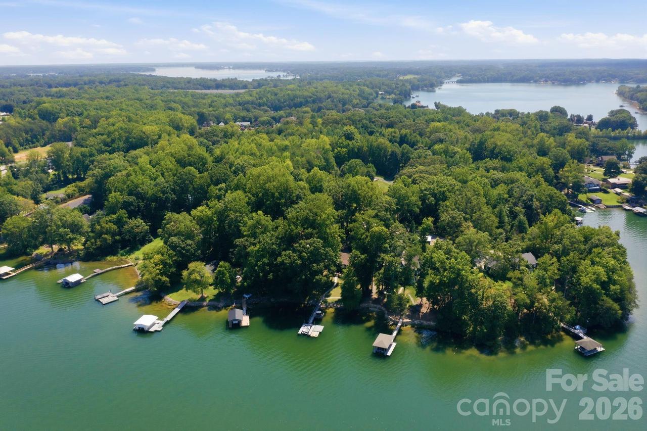 4036 Rhynland Dr., Sherrills Ford, NC 28673