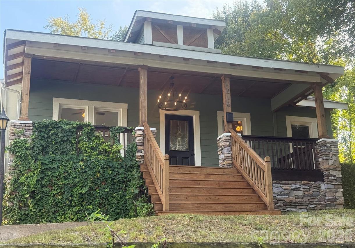 216 E Catawba Ave., Mount Holly, NC 28120