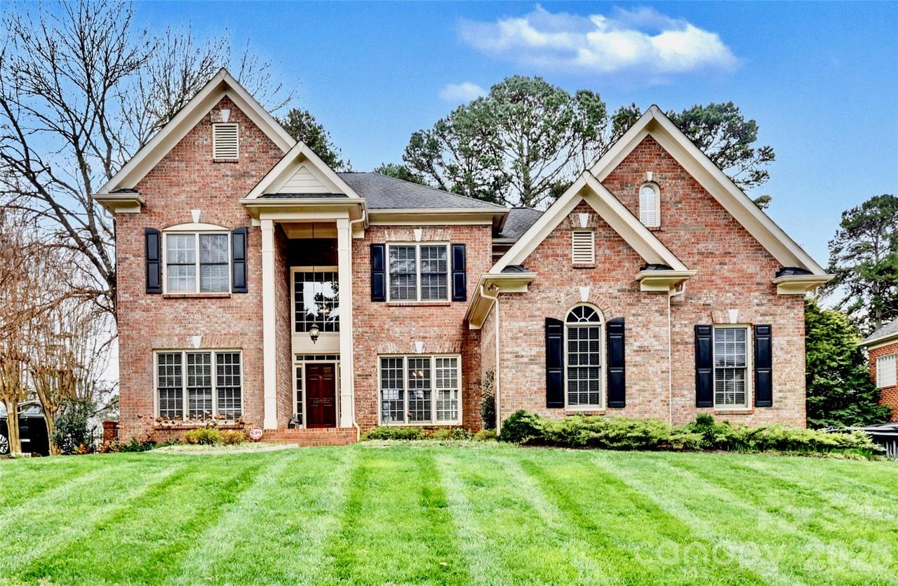 16032 Covington Point Ln., Huntersville, NC 28078