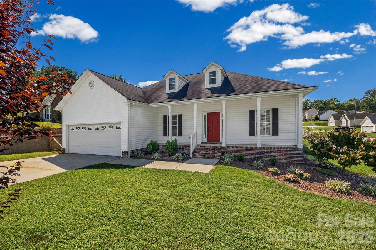 701 Peregrine Ct., Gastonia, NC 28056