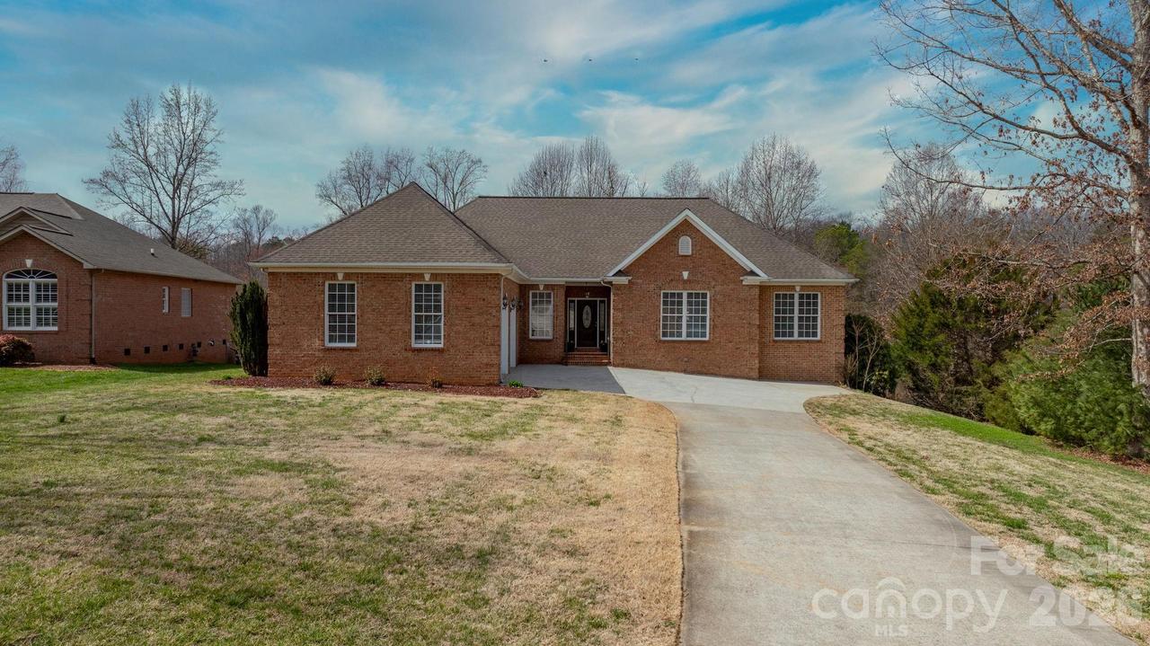 215 Browning Dr., Taylorsville, NC 28681
