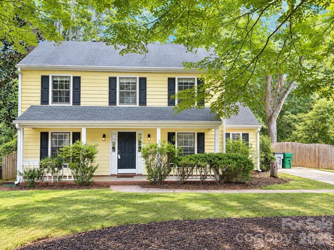 1425 Longbrook Dr., Charlotte, NC 28270