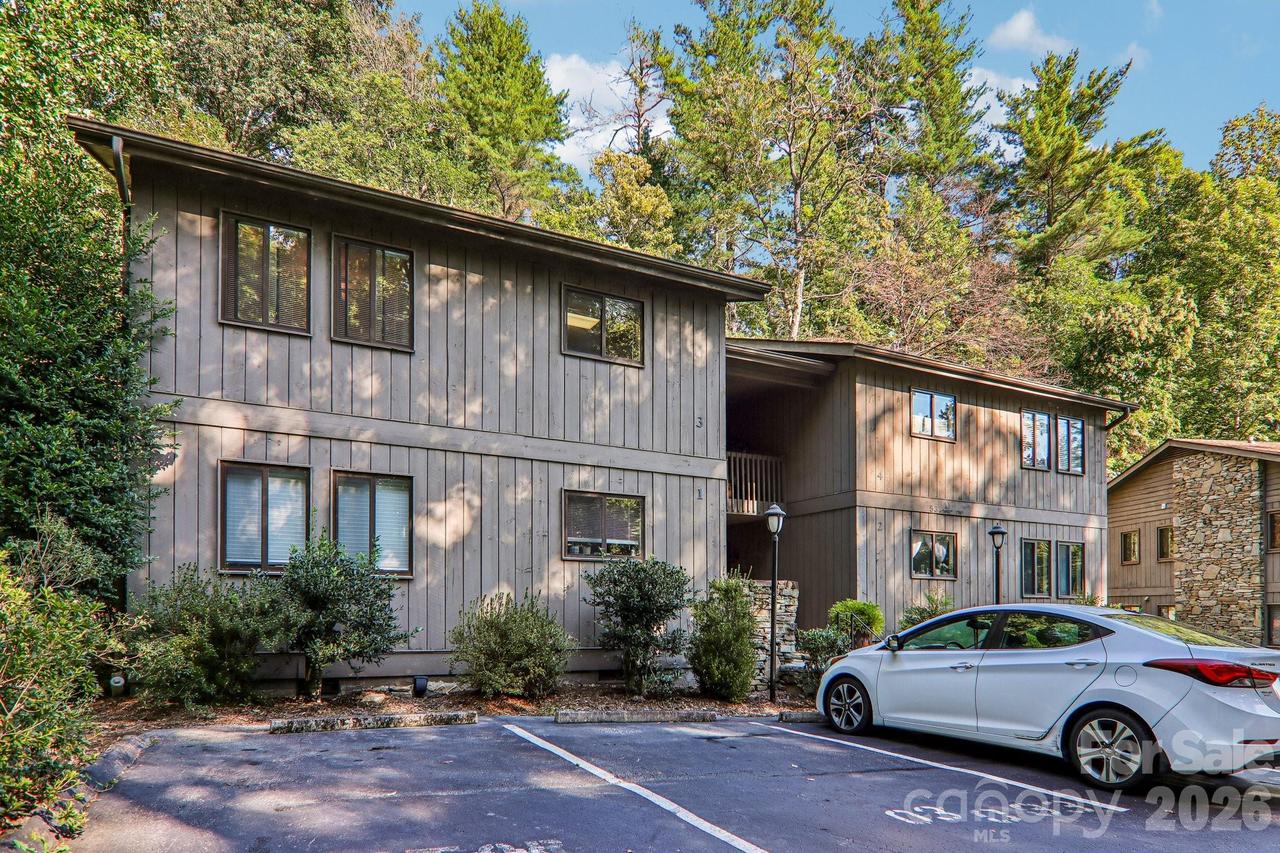 53 Lake Dr. #03, Laurel Park, NC 28739