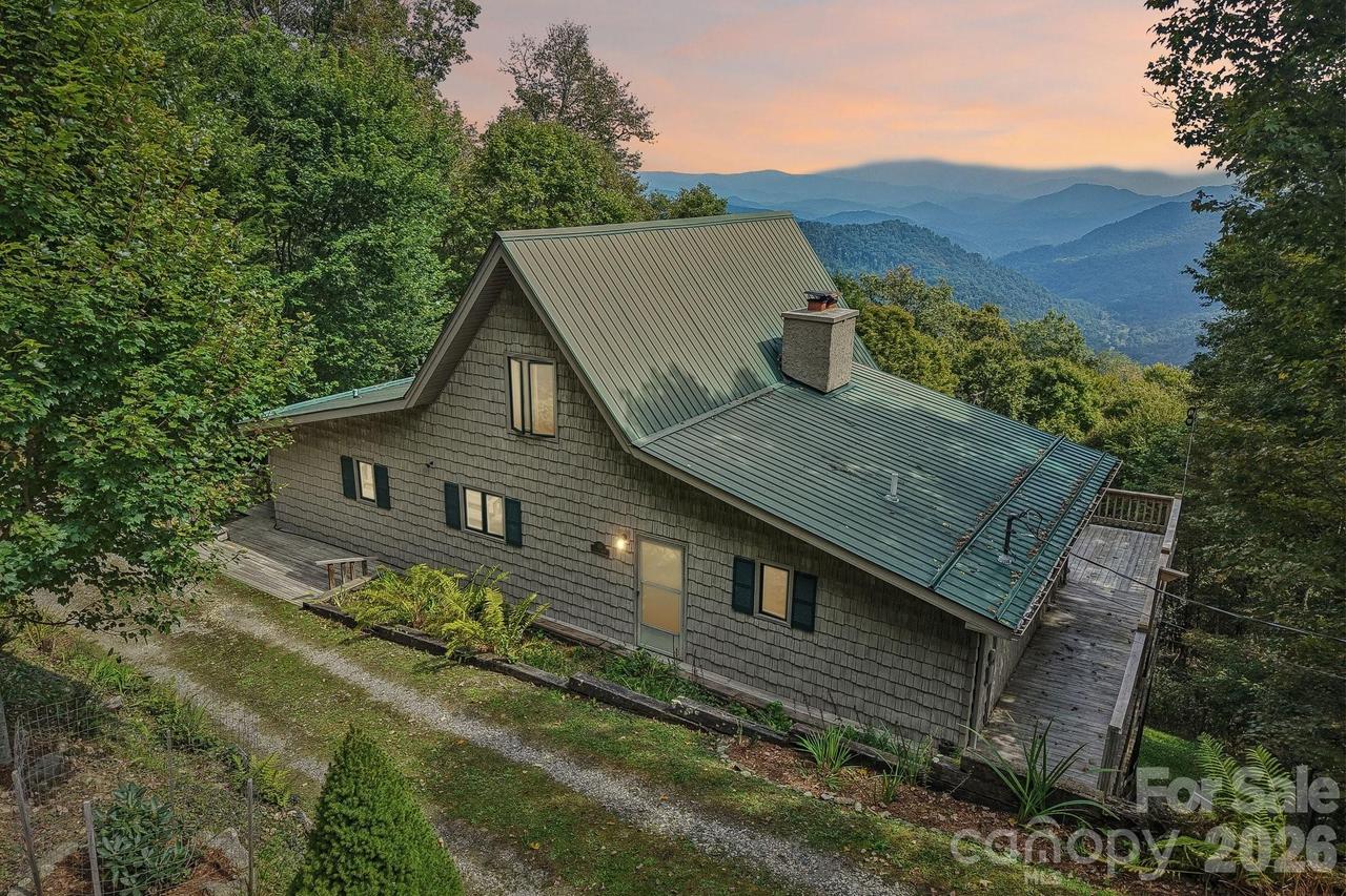 459 Lookout Dr., Mars Hill, NC 28754