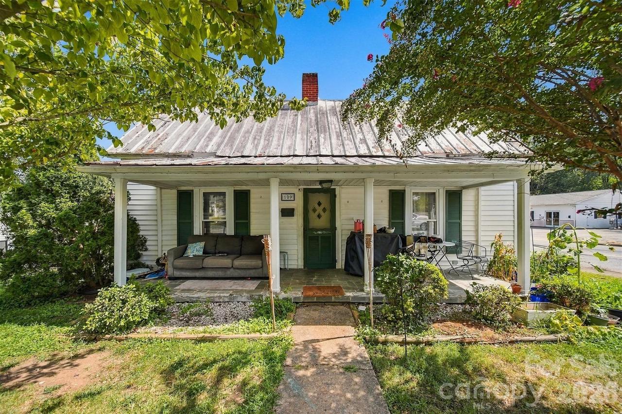 109 S Herron St., Morganton, NC 28655