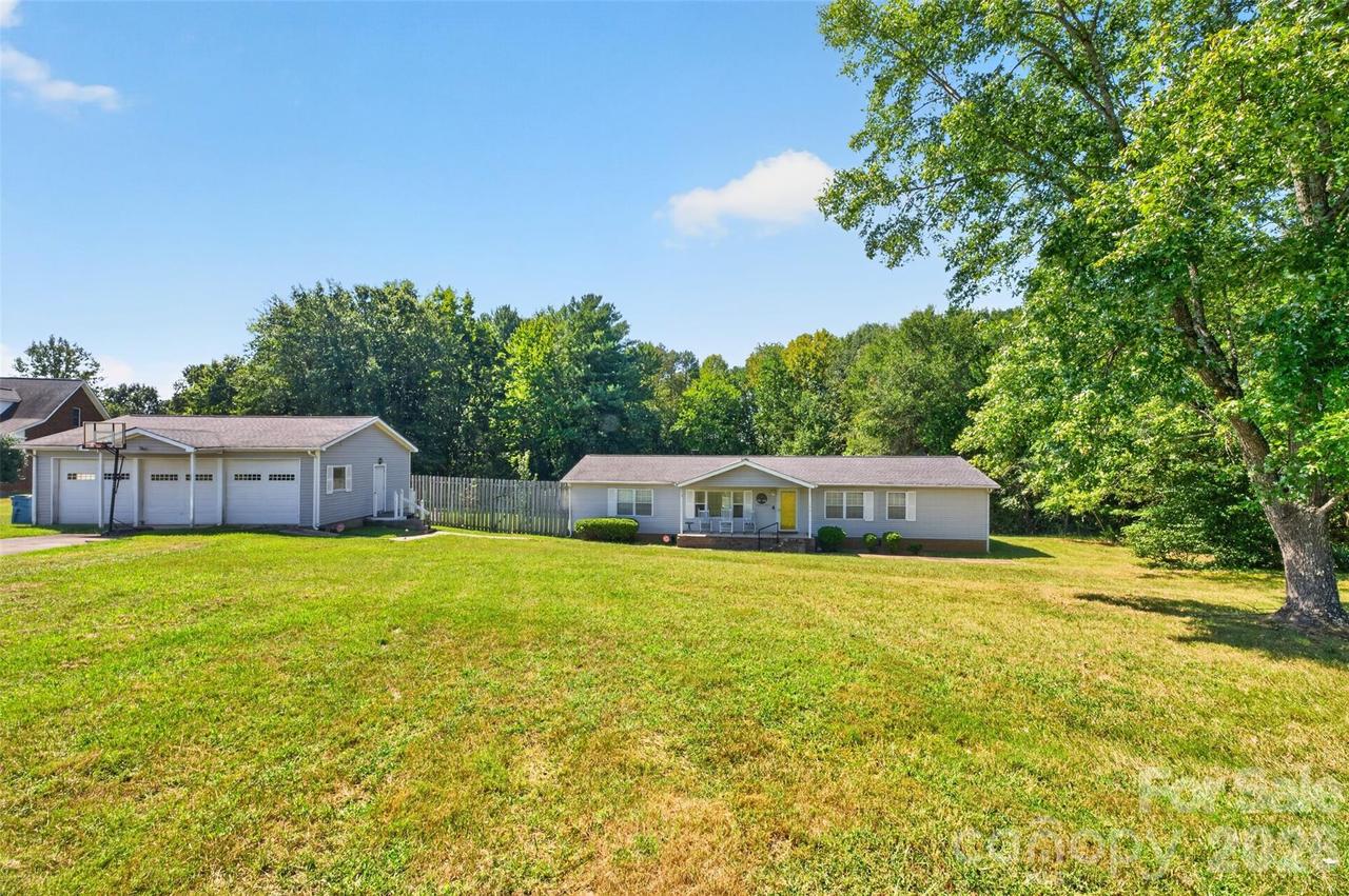 455 Hubbard Rd., Hickory, NC 28601