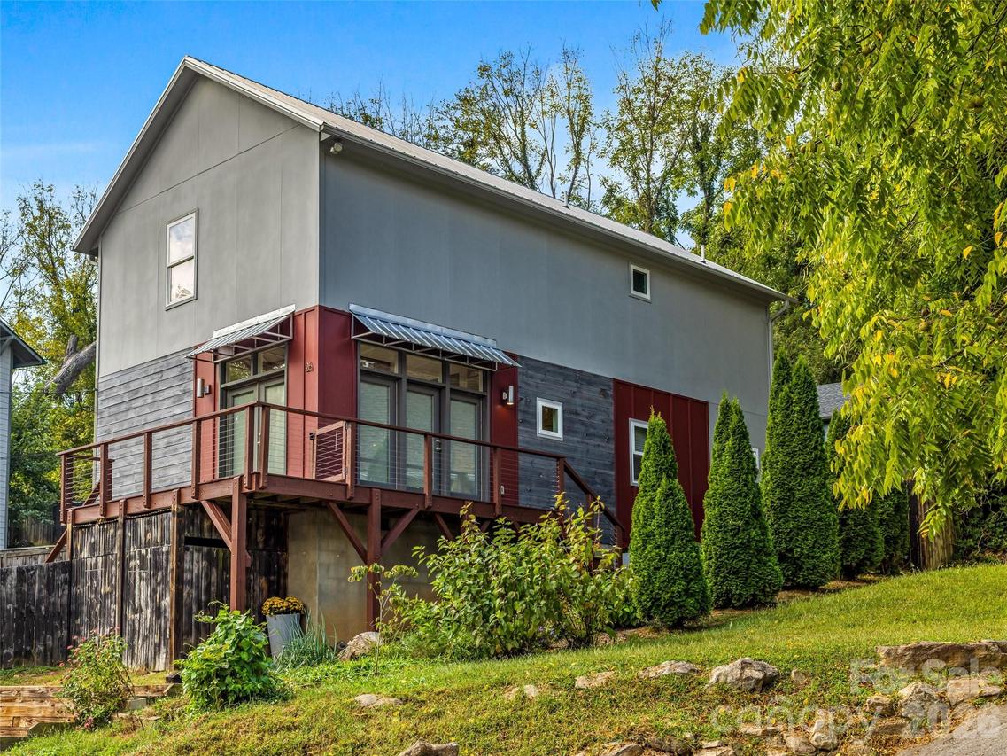 26 Blalock Ave., Asheville, NC 28803