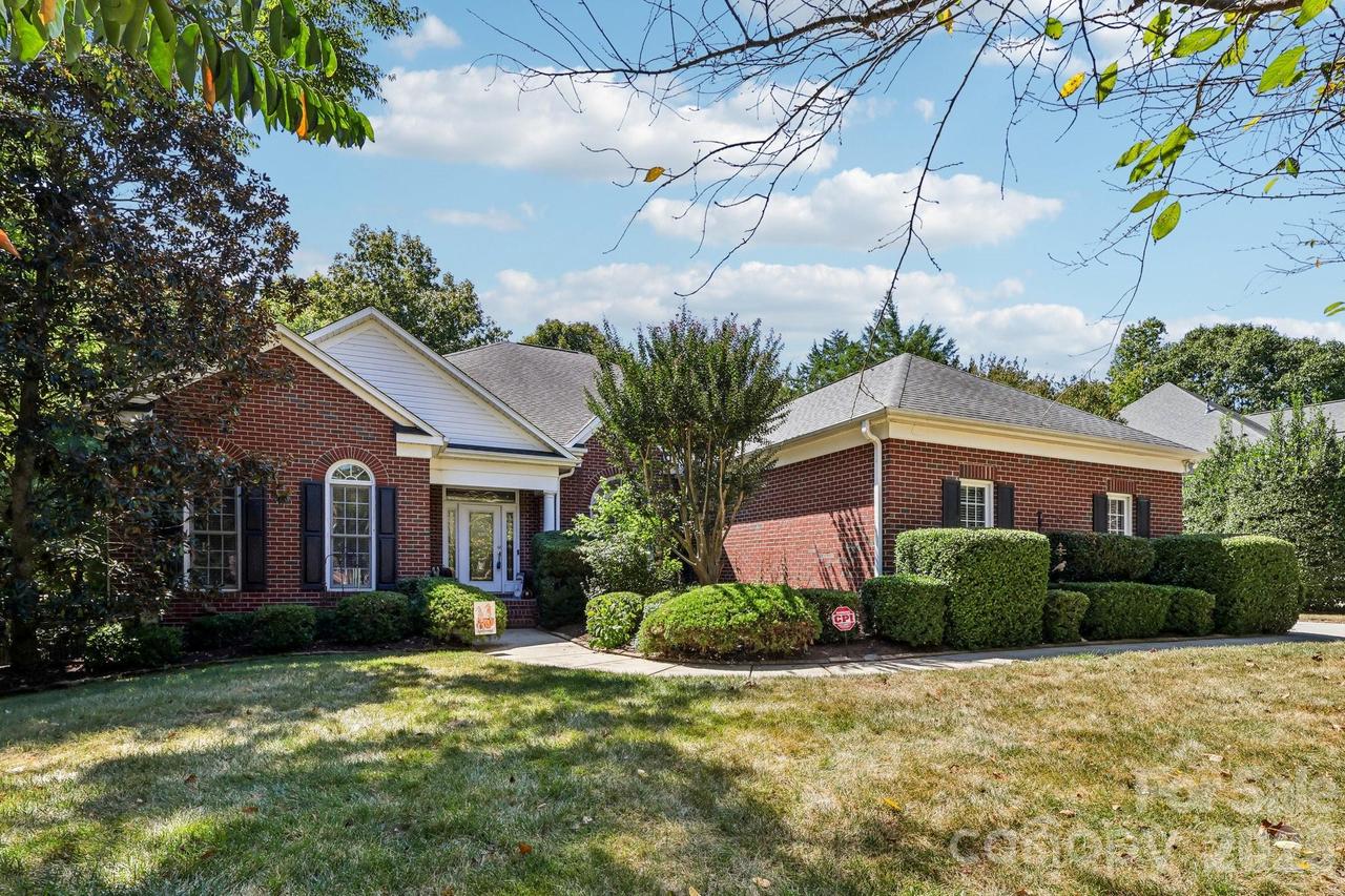 1244 Waynewood Dr., Waxhaw, NC 28173