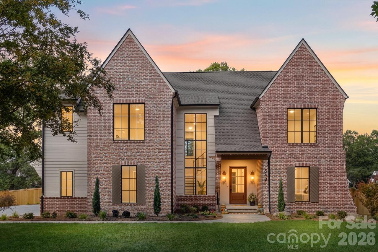 542 Lansdowne Rd., Charlotte, NC 28270