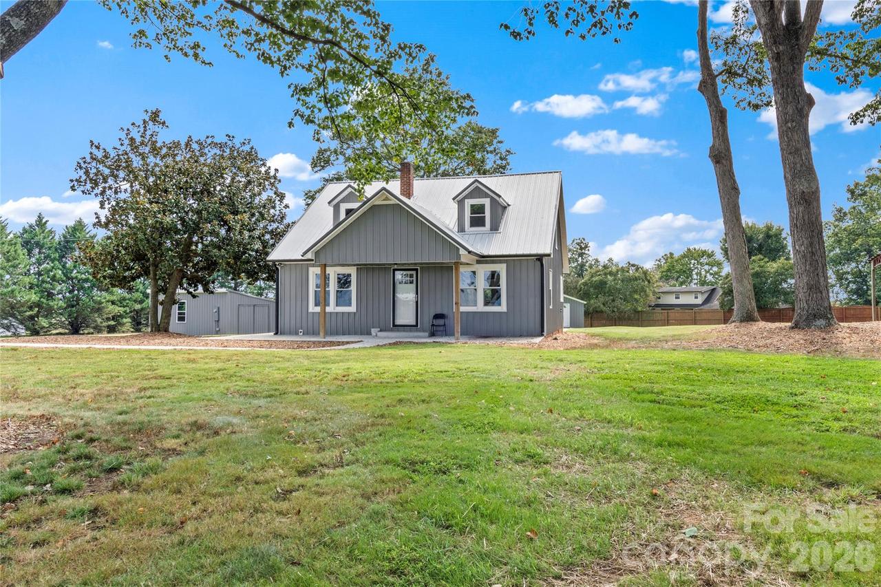 4752 W Old Us 421 Hwy., Hamptonville, NC 27020