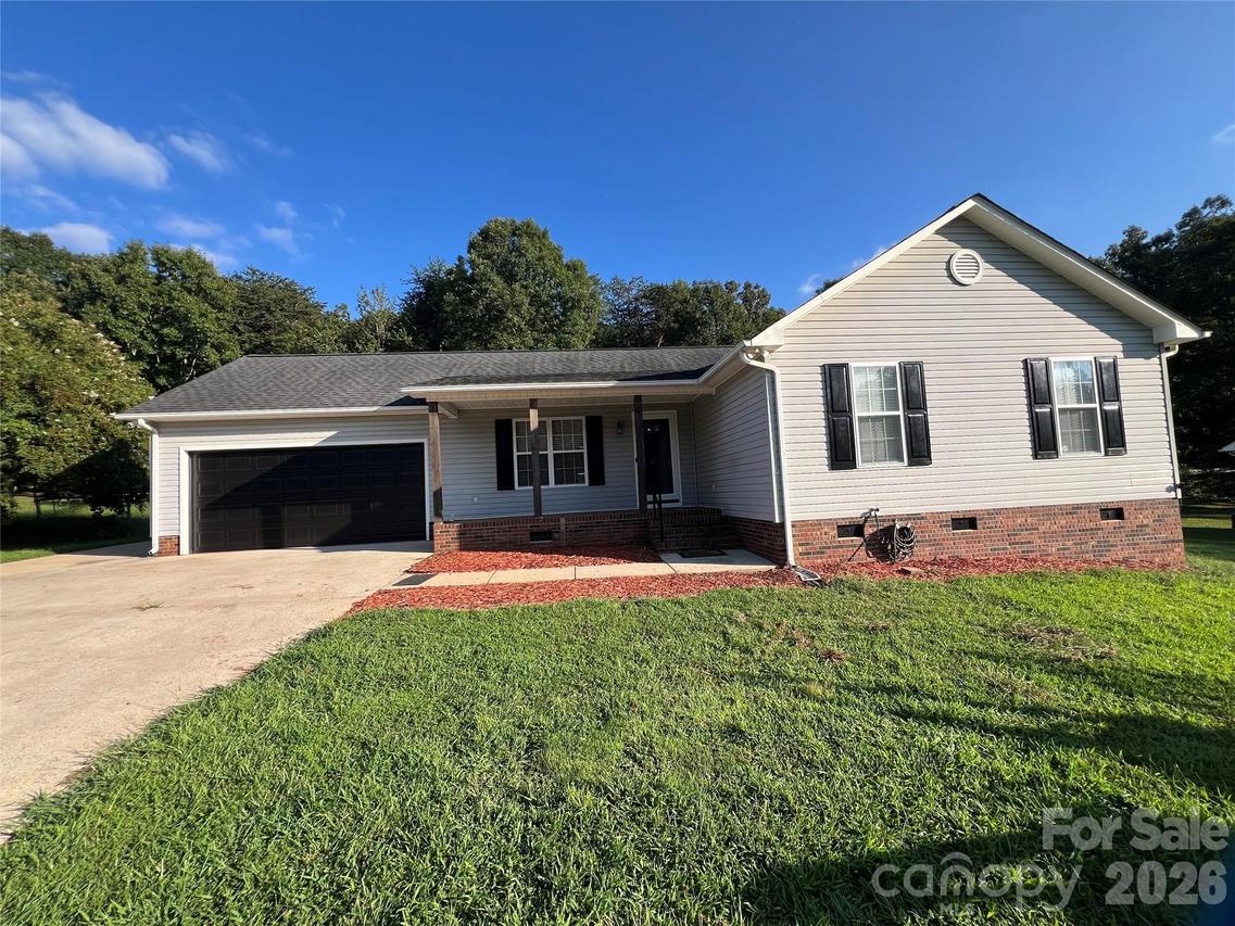 1129 Lyndsey Brooke Ct., Lincolnton, NC 28092