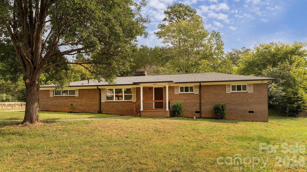 6400 Elmwood Cir., Charlotte, NC 28214