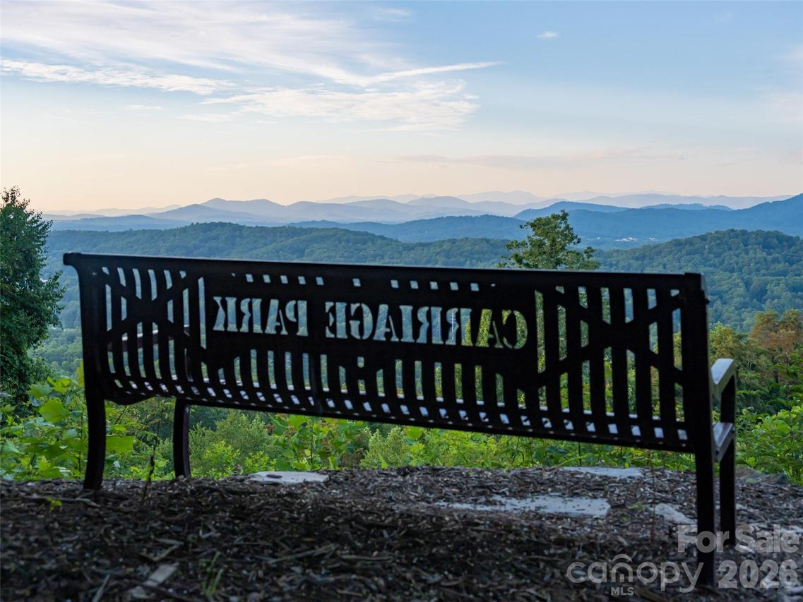 42 Deep Valley Ln., Hendersonville, NC 28791