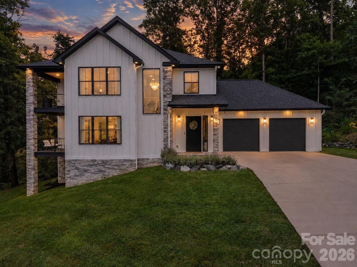 101 Balsamwood Rd., Leicester, NC 28748