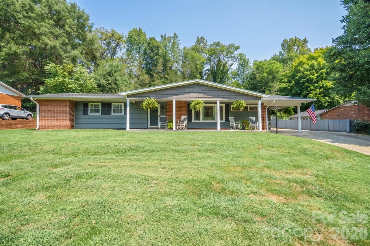 115 Eastwood Park Dr., Lenoir, NC 28645