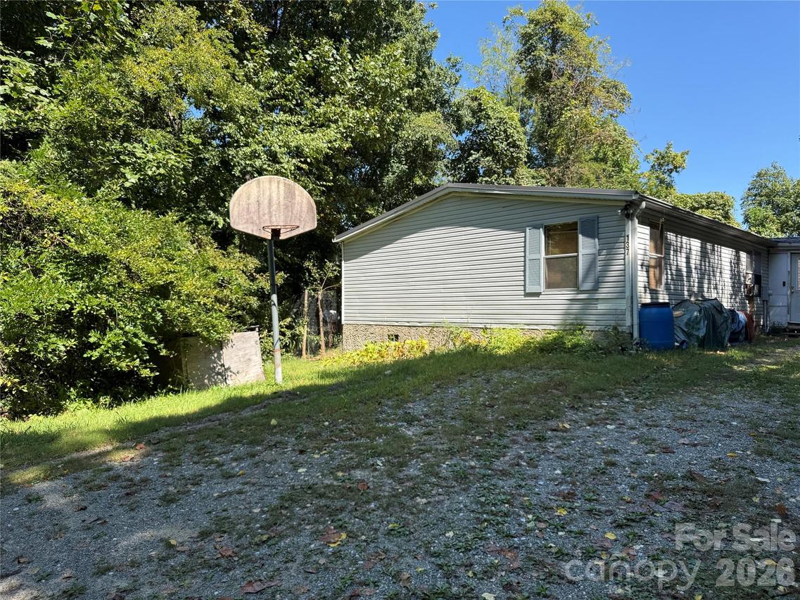137 Nancy Mountain Rd., Rosman, NC 28772
