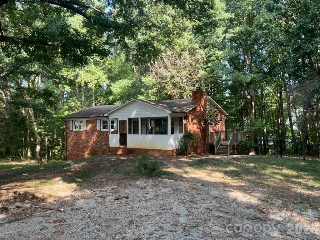 7065 Fieldcrest Ln., Denver, NC 28037