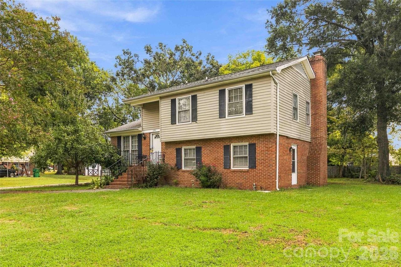 2711 Johnny Reb Ln., Charlotte, NC 28273
