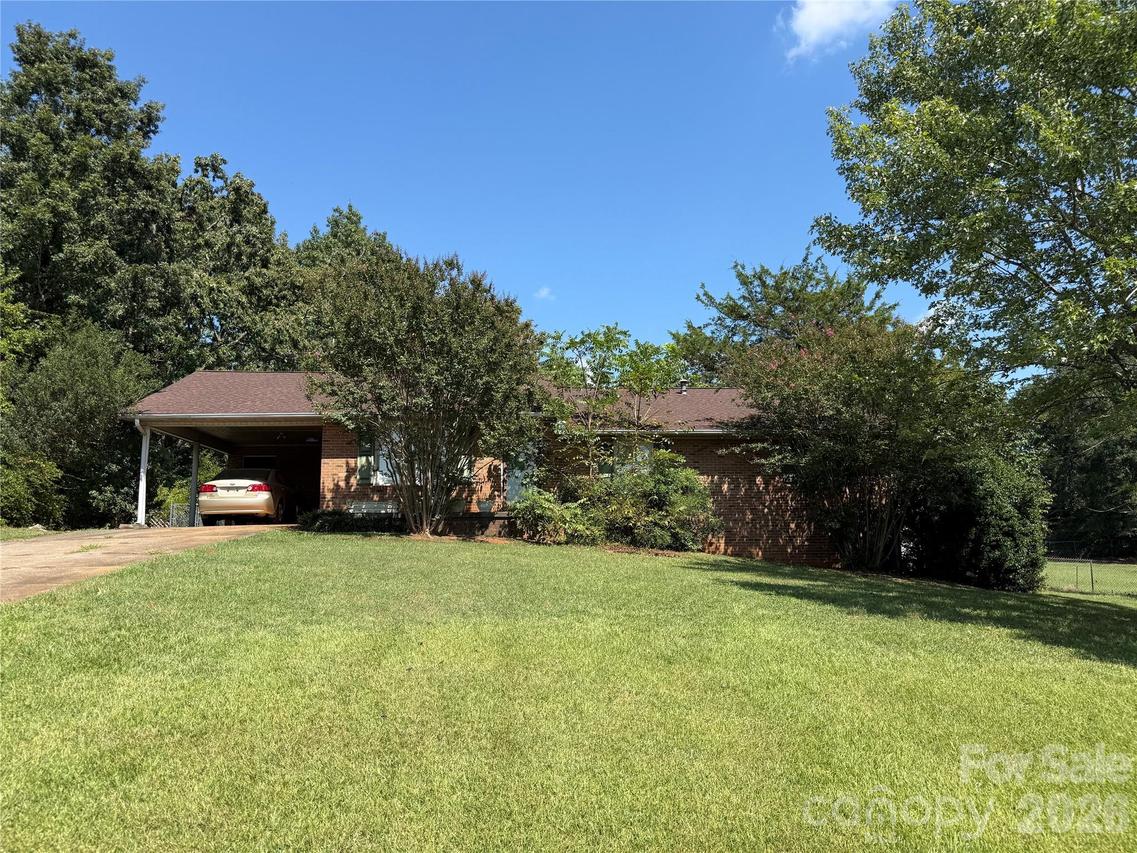269 Old Henrietta Rd., Forest City, NC 28043