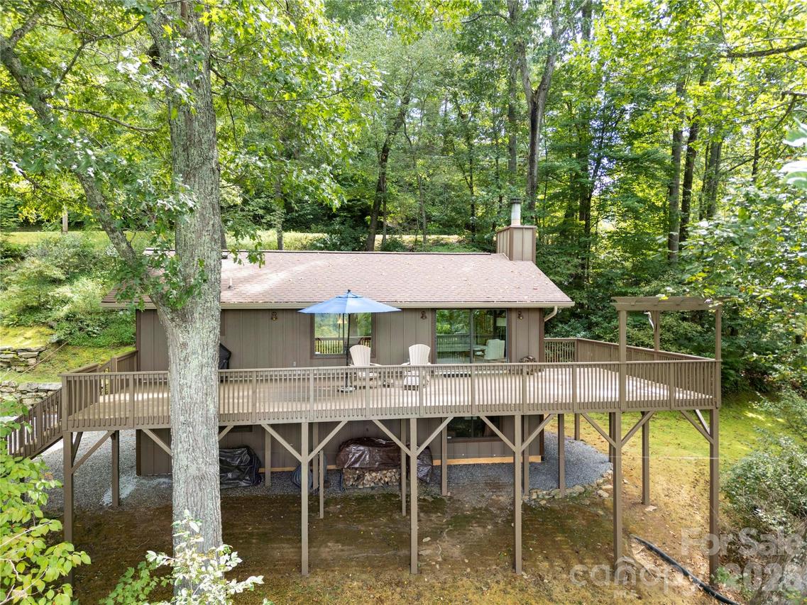 1073 Countryside Dr., Waynesville, NC 28785
