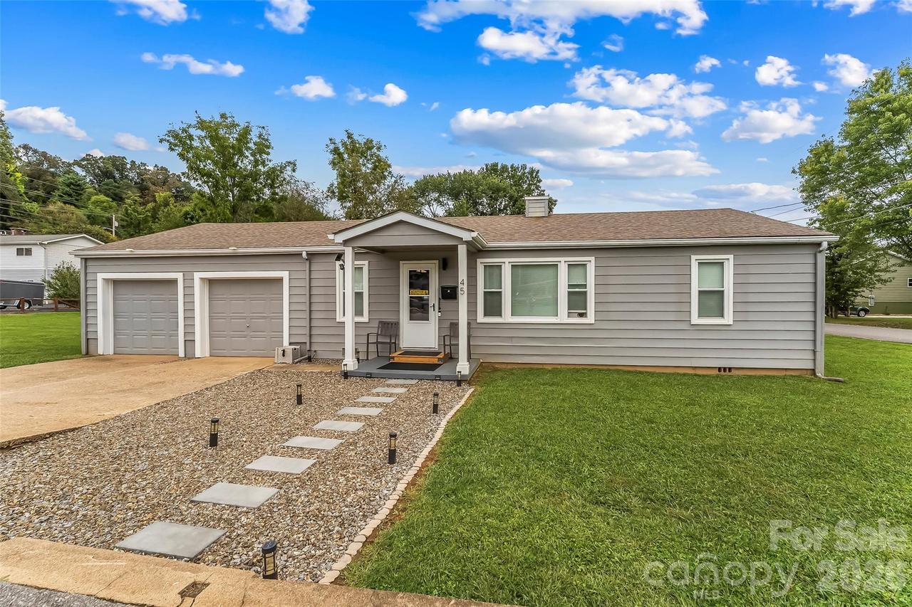 45 Henry St., Waynesville, NC 28786